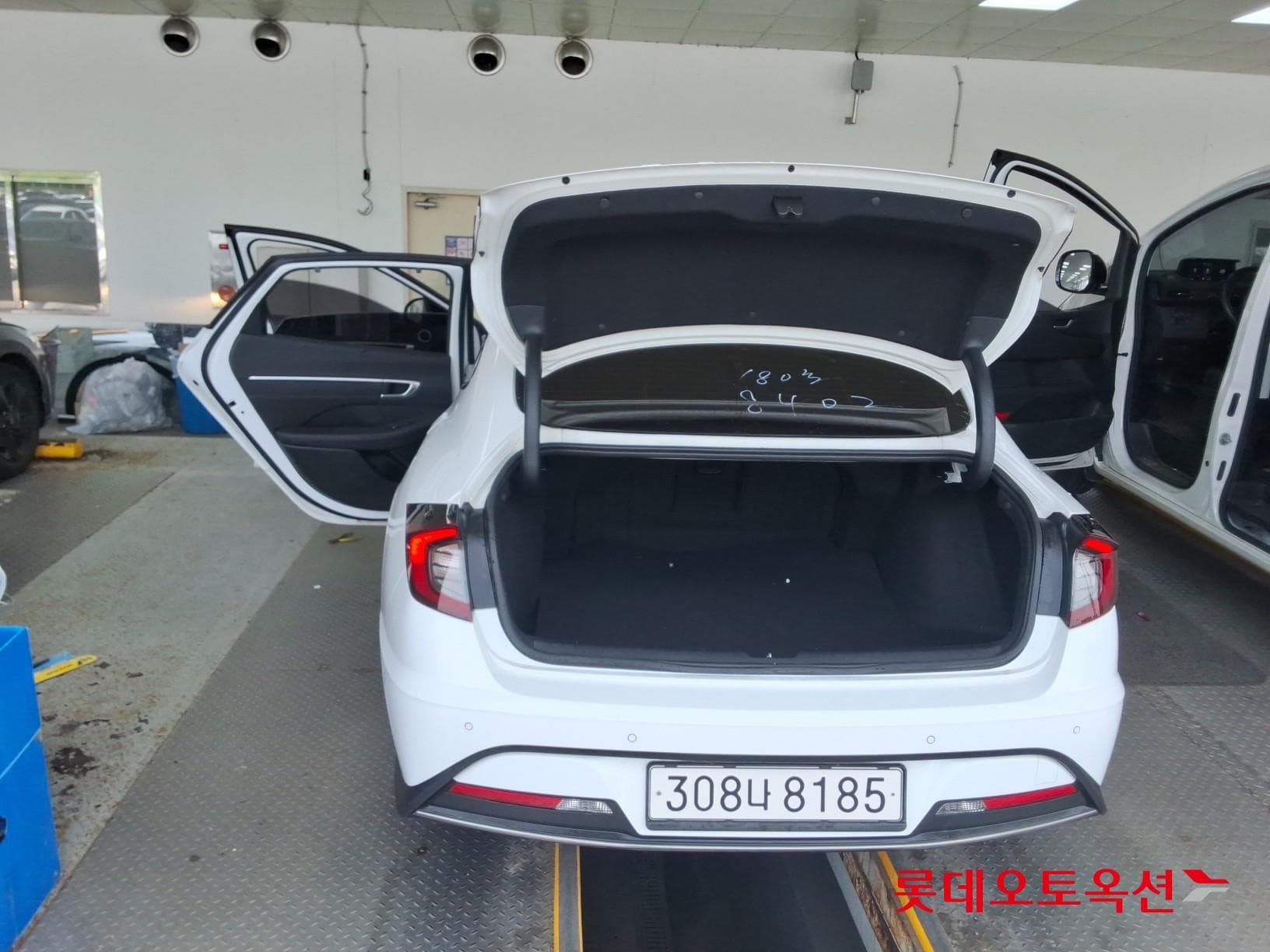 Hyundai - Sonata | DN8 (H) 2.0 Premium Plus 38