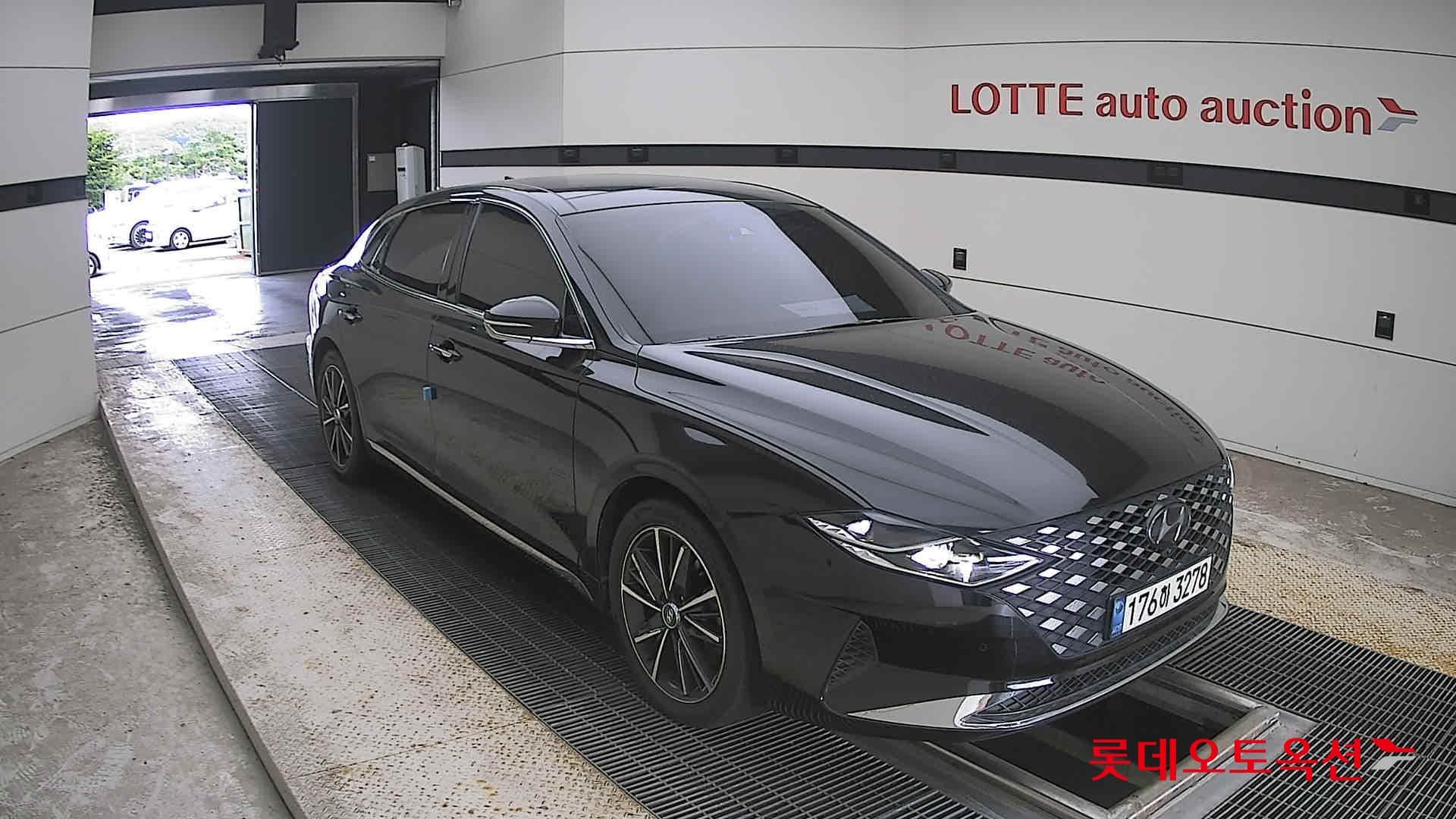 Hyundai - Grandeur | THE NEW (L) 3.0 Premium 19