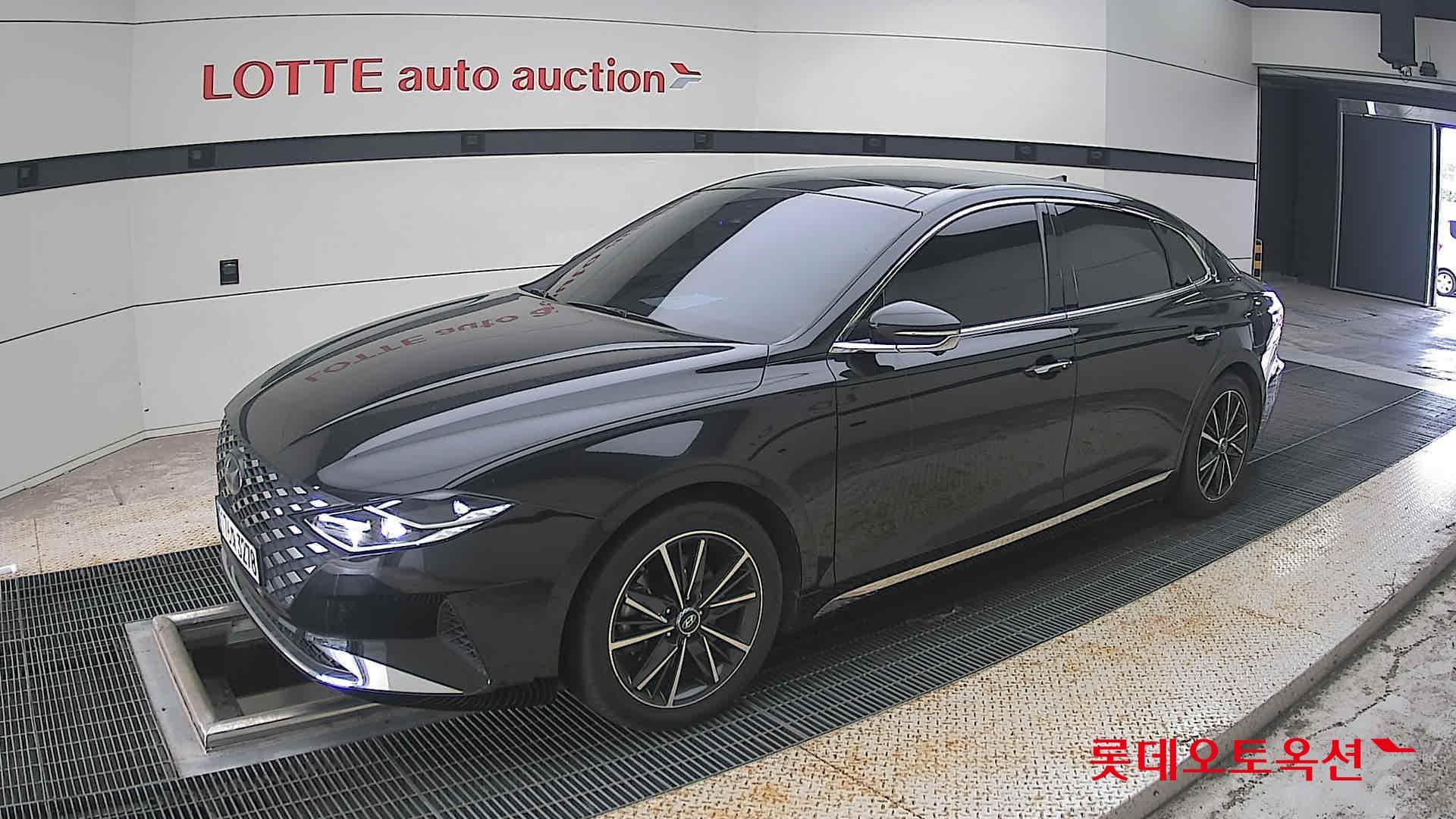 Hyundai - Grandeur | THE NEW (L) 3.0 Premium 4