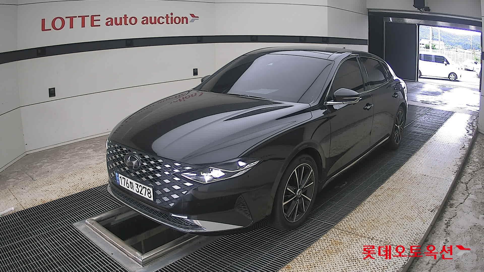 Hyundai - Grandeur | THE NEW (L) 3.0 Premium 3