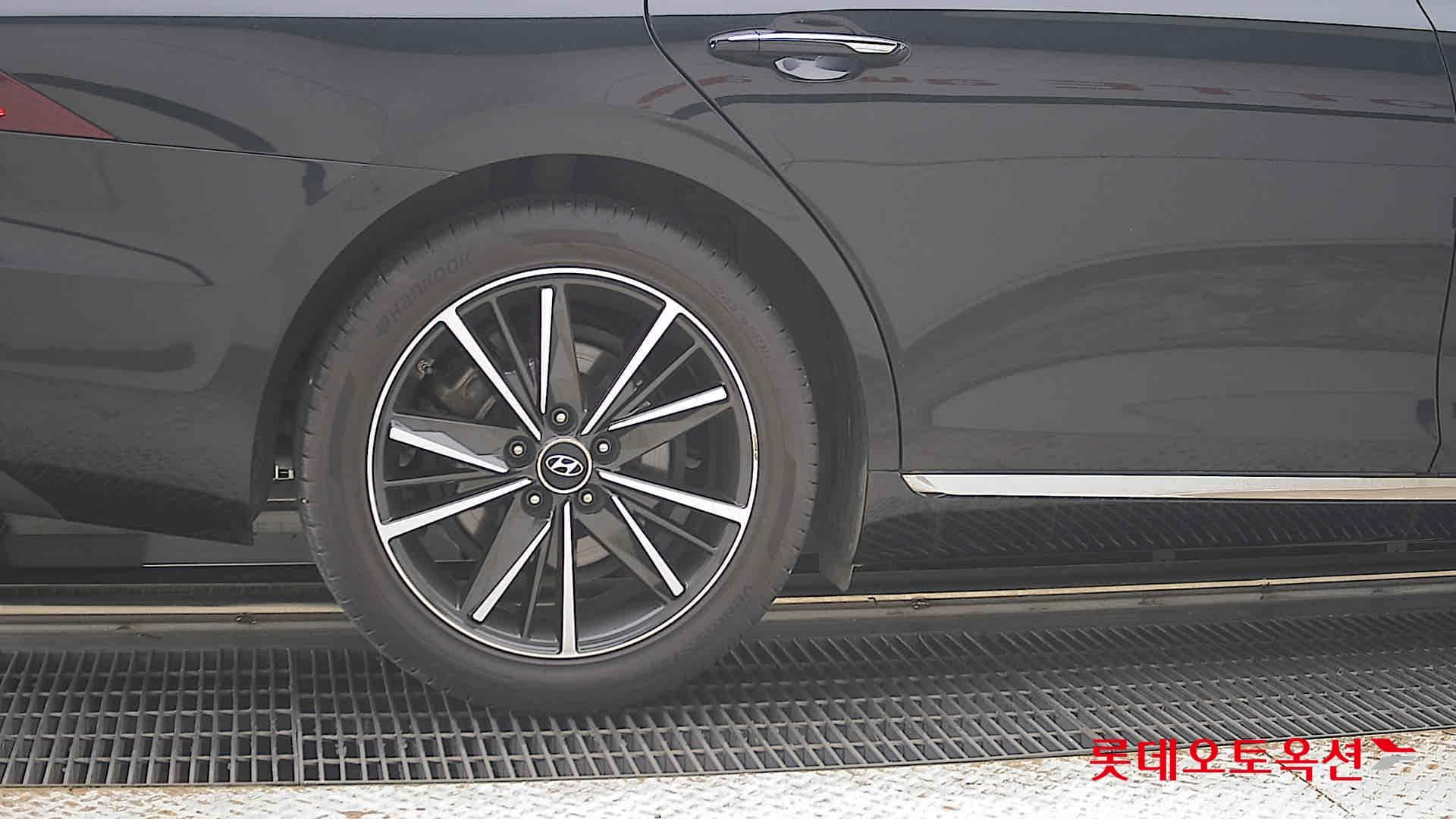 Hyundai - Grandeur | THE NEW (L) 3.0 Premium 24