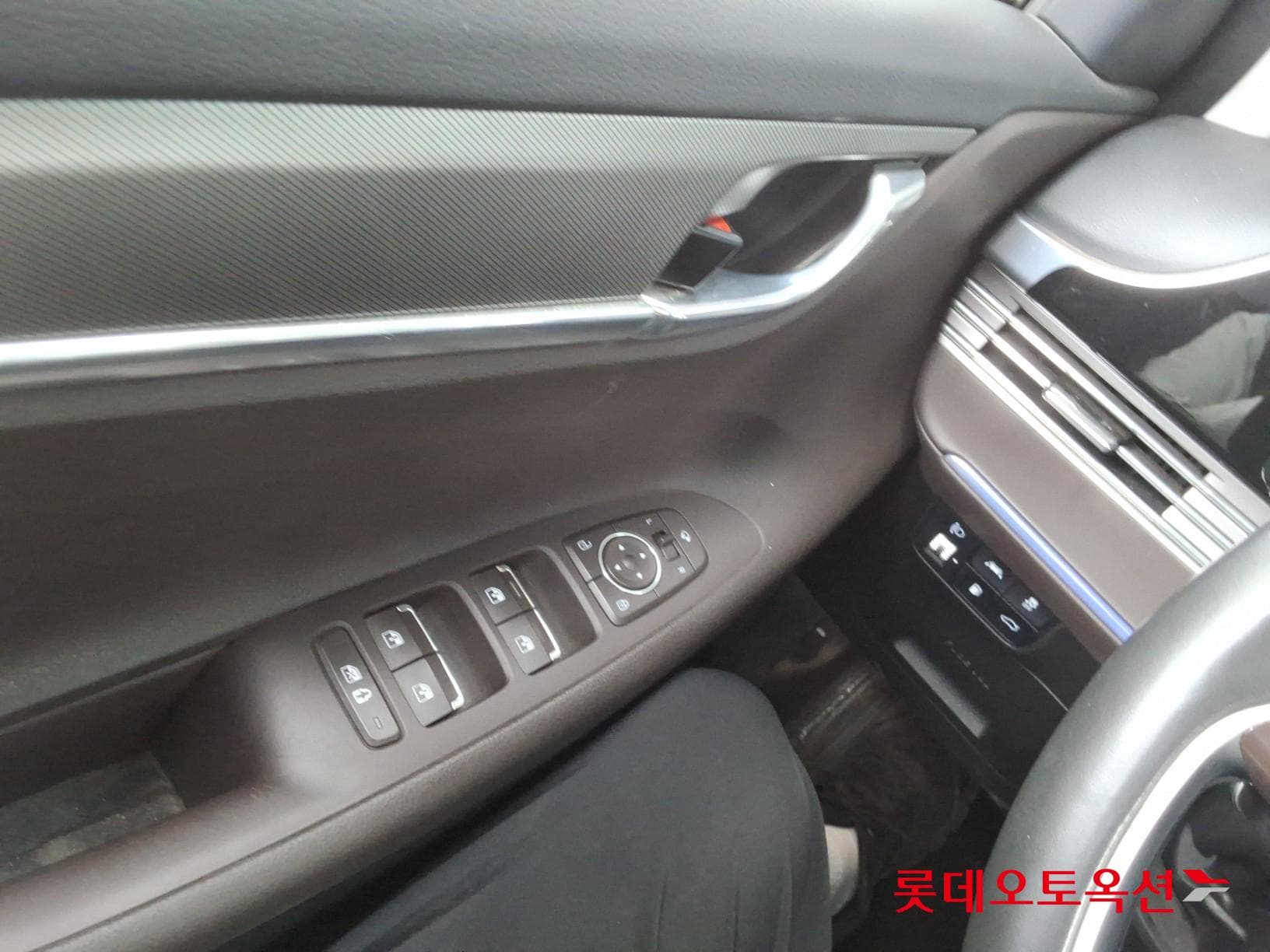 Hyundai - Grandeur | THE NEW (L) 3.0 Premium 28