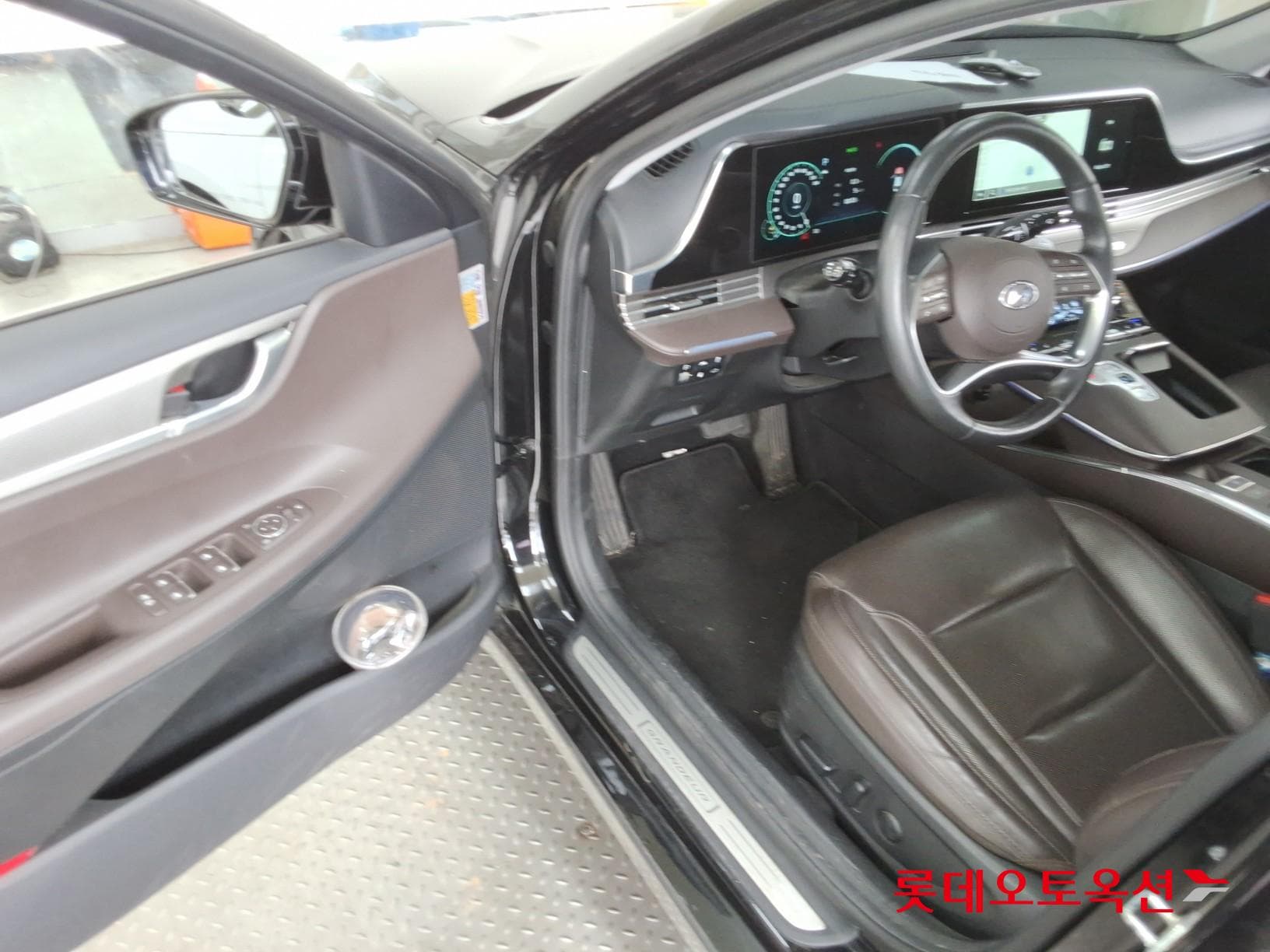 Hyundai - Grandeur | THE NEW (L) 3.0 Premium 36