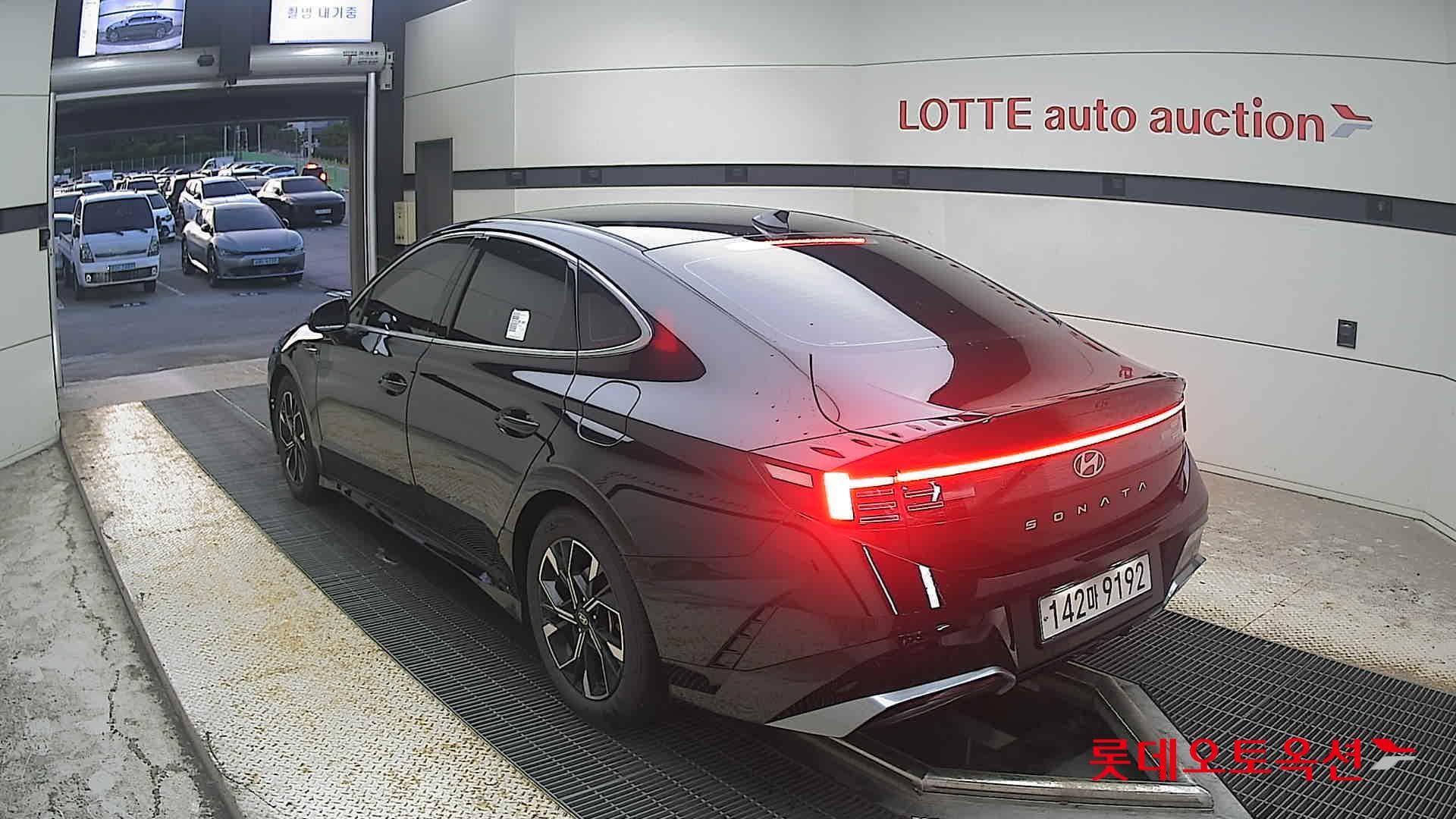 Hyundai - Sonata | DN8 TheEdge (G)2.0 Premium 2WD AT 10