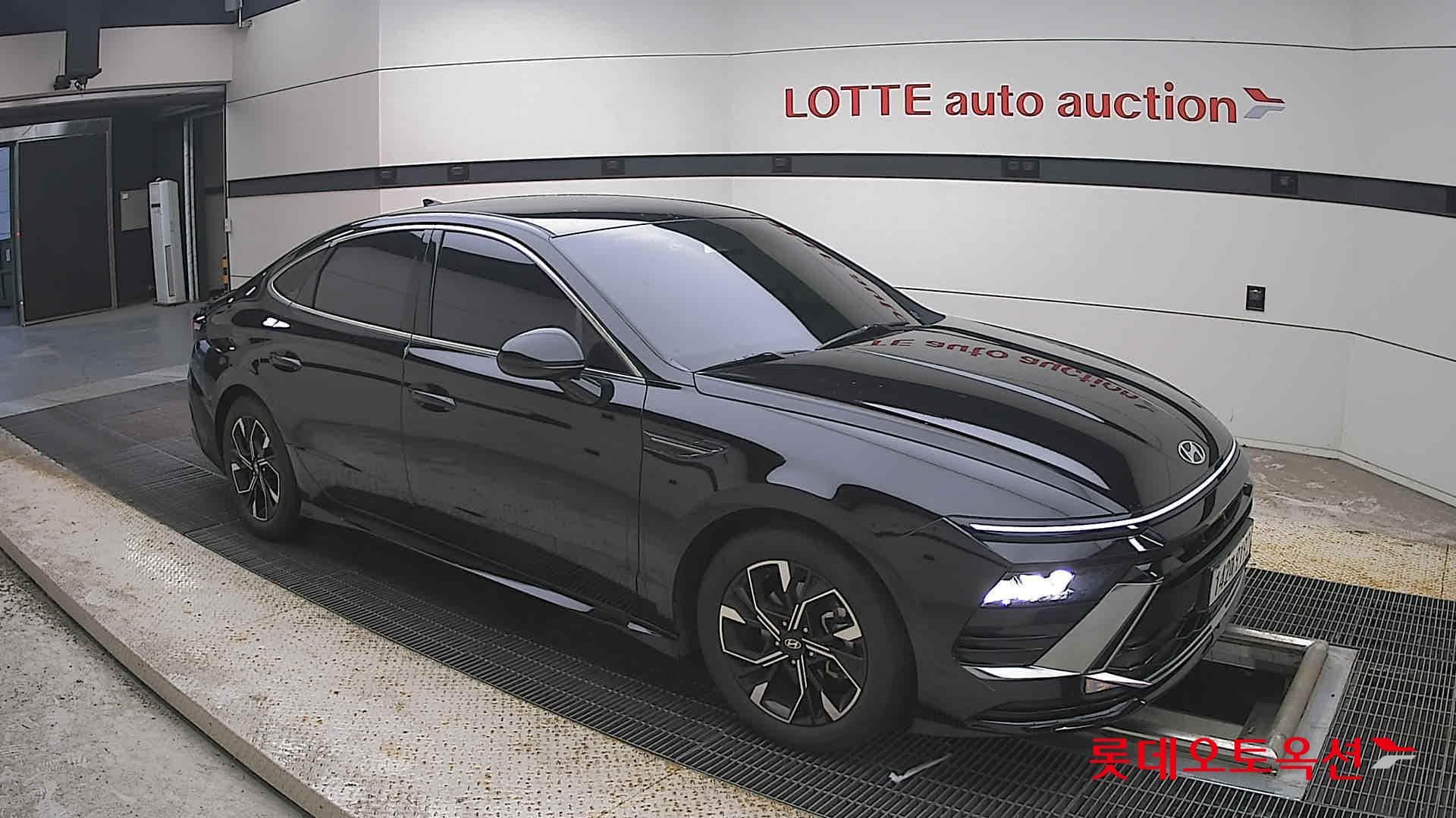 Hyundai - Sonata | DN8 TheEdge (G)2.0 Premium 2WD AT 18