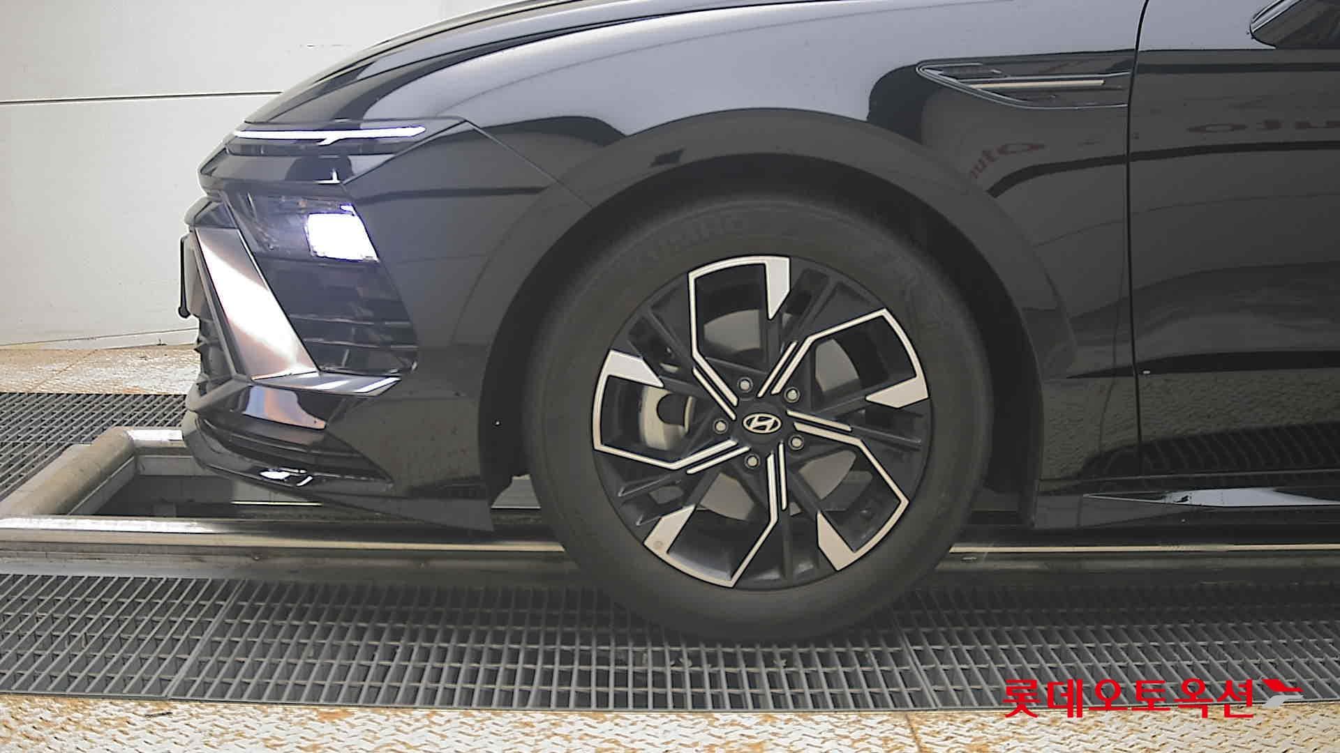 Hyundai - Sonata | DN8 TheEdge (G)2.0 Premium 2WD AT 21