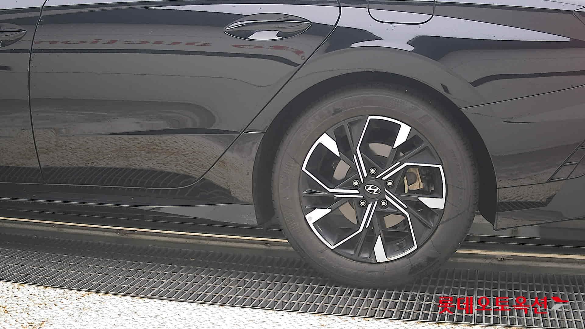 Hyundai - Sonata | DN8 TheEdge (G)2.0 Premium 2WD AT 22