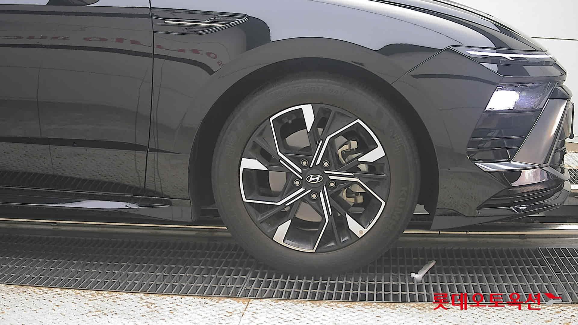 Hyundai - Sonata | DN8 TheEdge (G)2.0 Premium 2WD AT 23