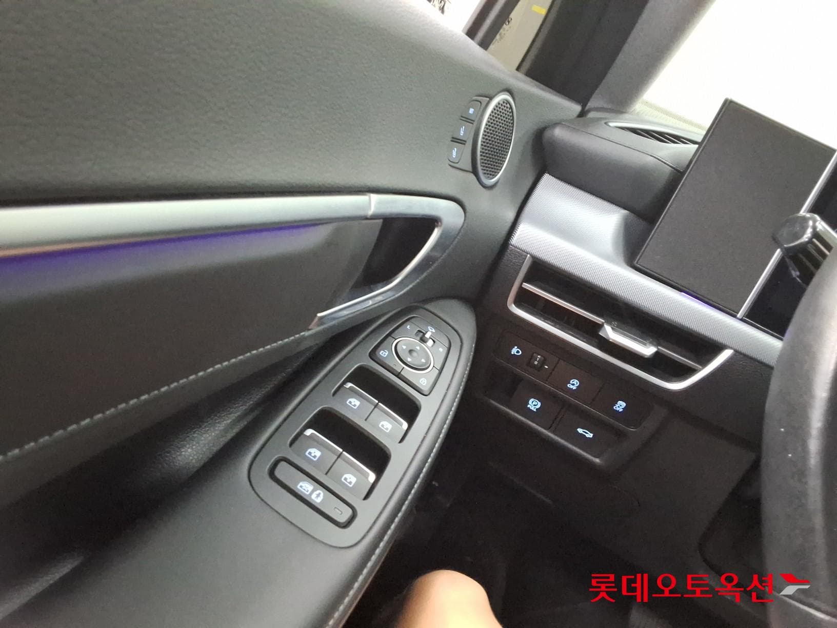 Hyundai - Sonata | DN8 TheEdge (G)2.0 Premium 2WD AT 28