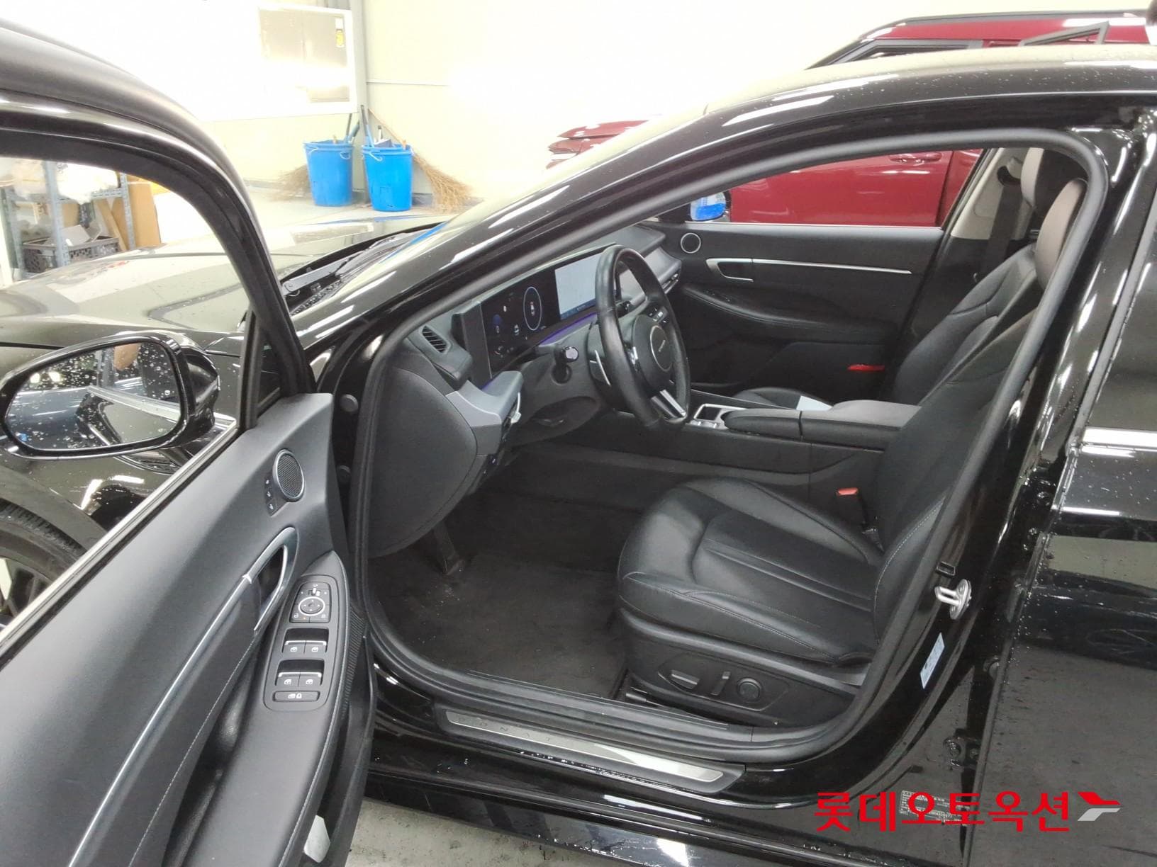 Hyundai - Sonata | DN8 TheEdge (G)2.0 Premium 2WD AT 36