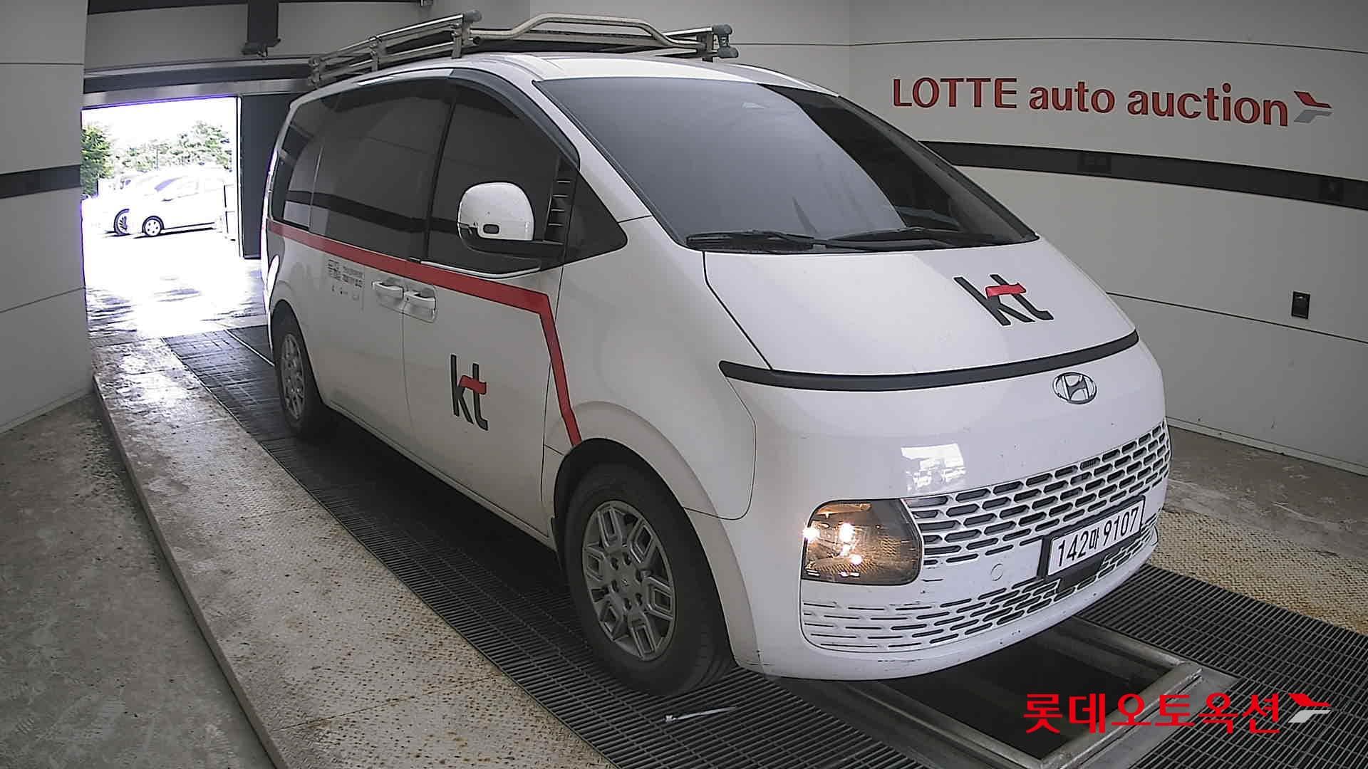 Hyundai - Staria | (D) 2.2 Tourer 9Seater Modern 19
