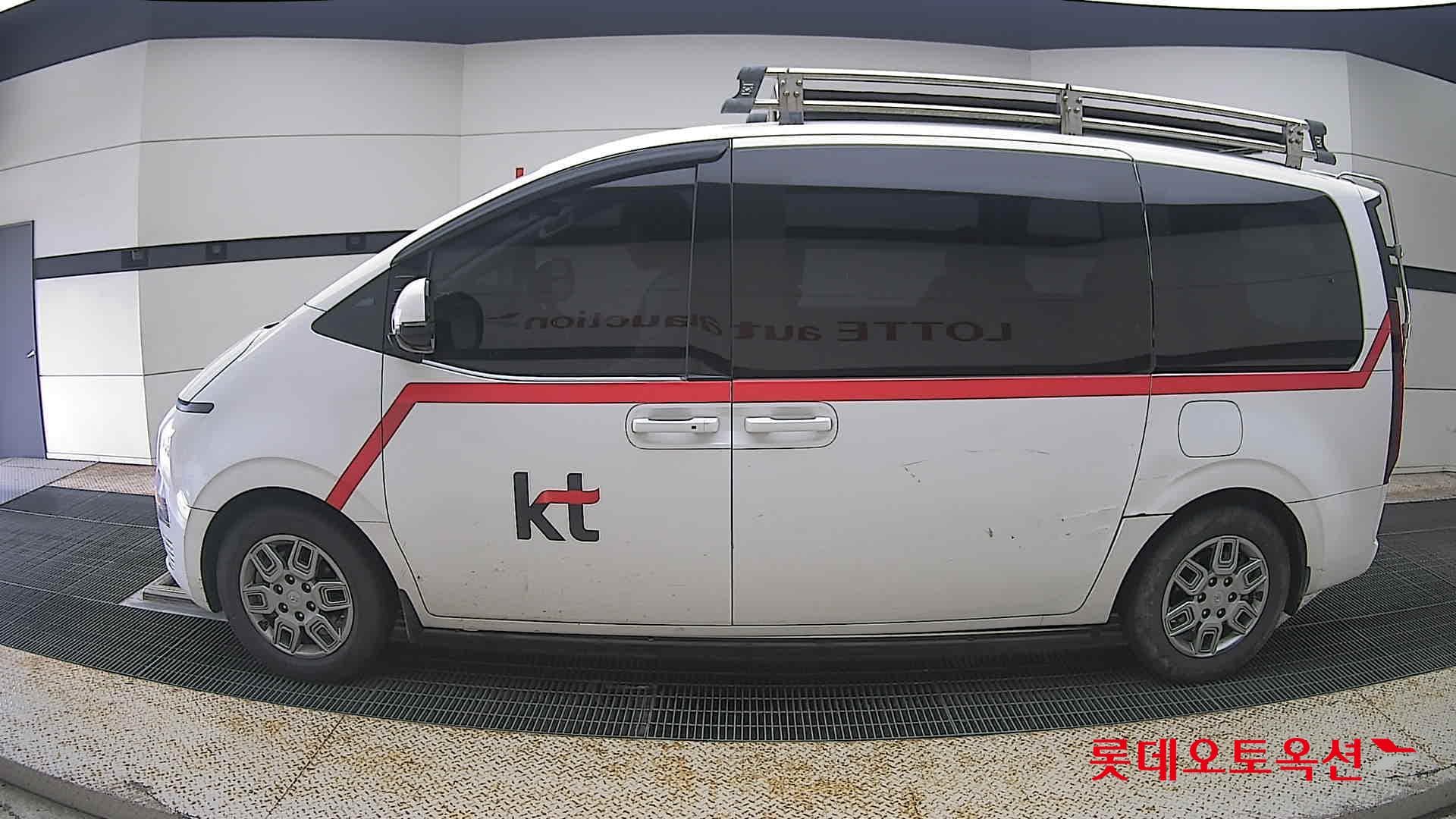Hyundai - Staria | (D) 2.2 Tourer 9Seater Modern 6