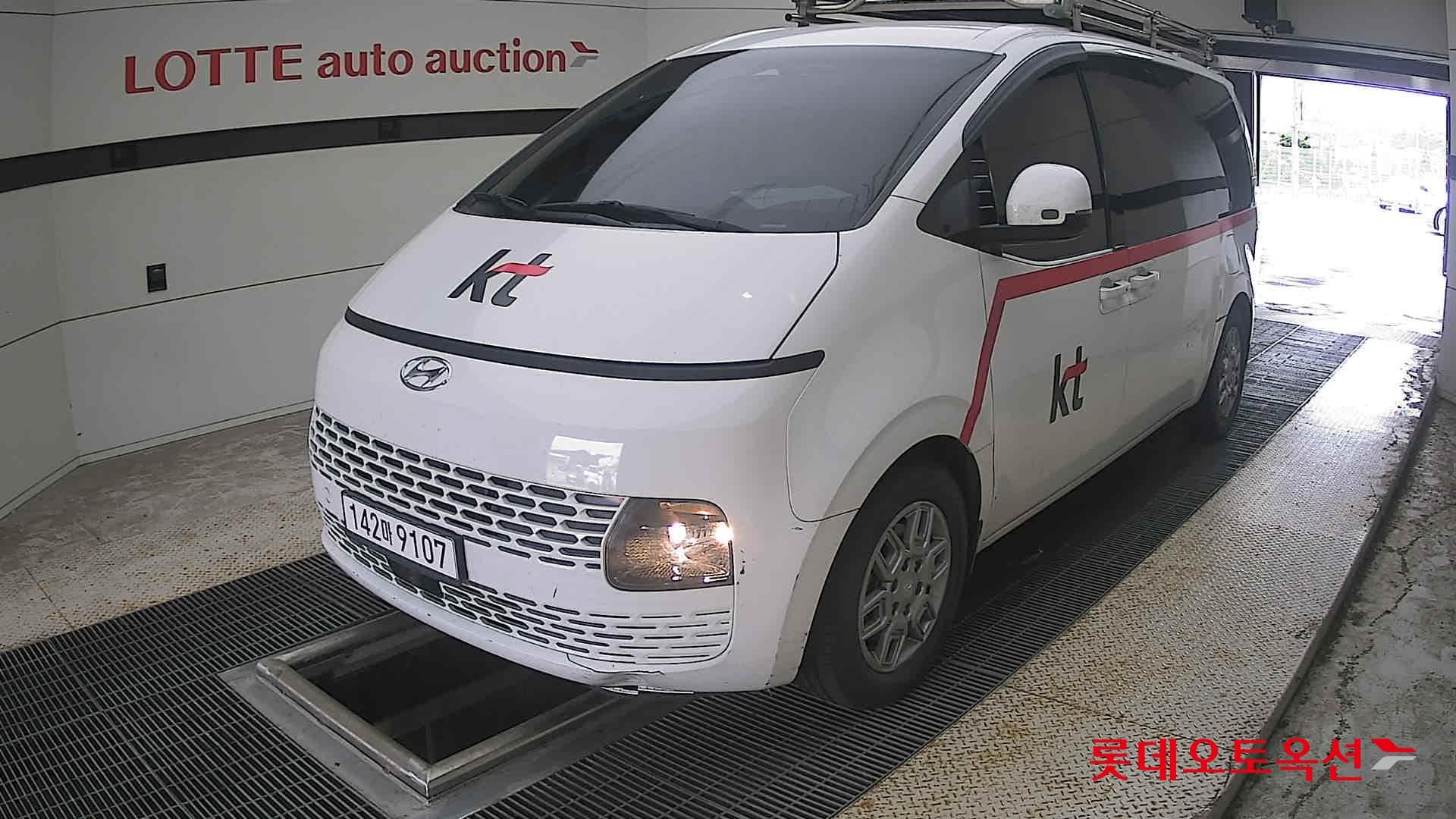 Hyundai - Staria | (D) 2.2 Tourer 9Seater Modern 3