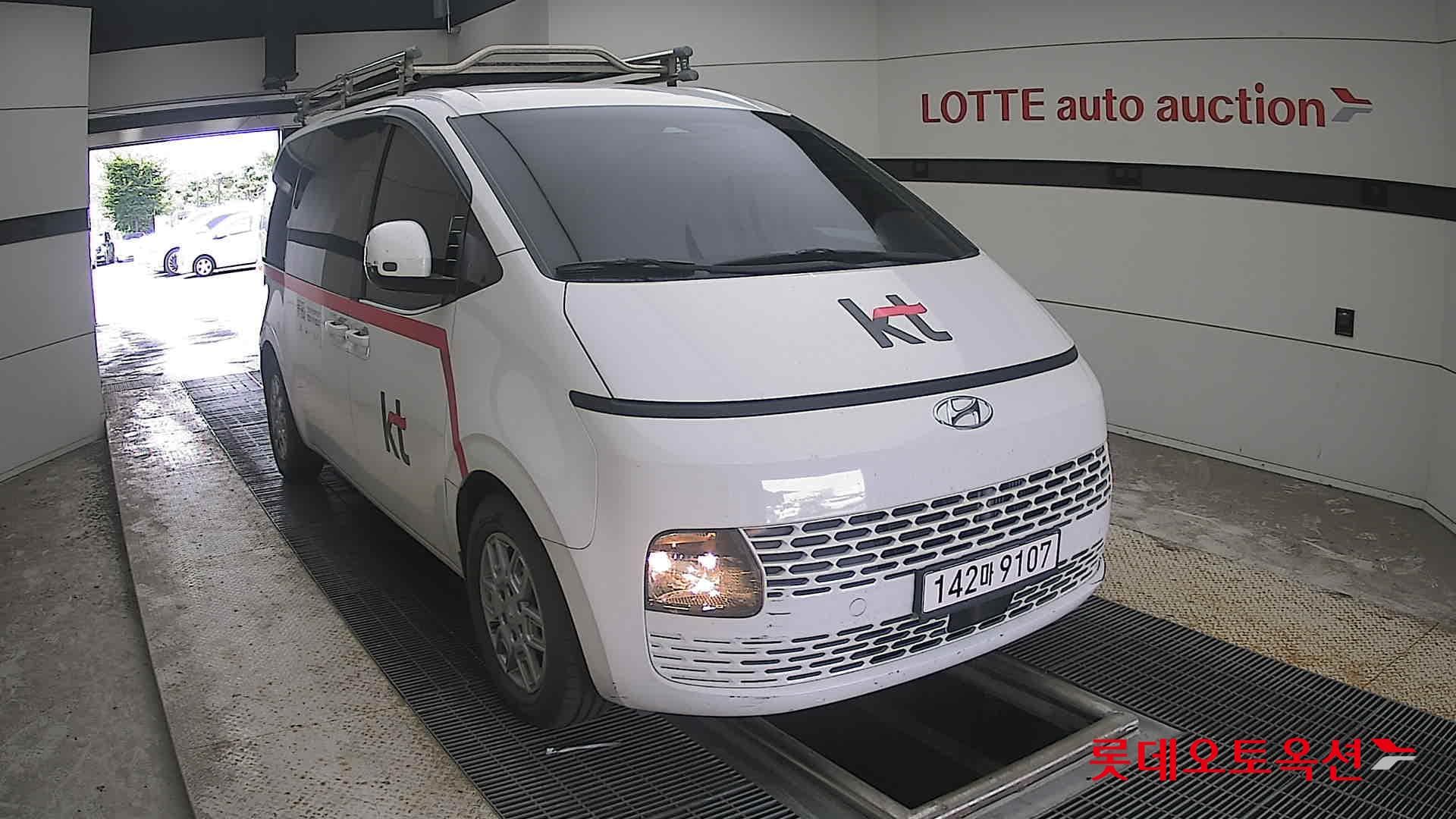 Hyundai - Staria | (D) 2.2 Tourer 9Seater Modern 20