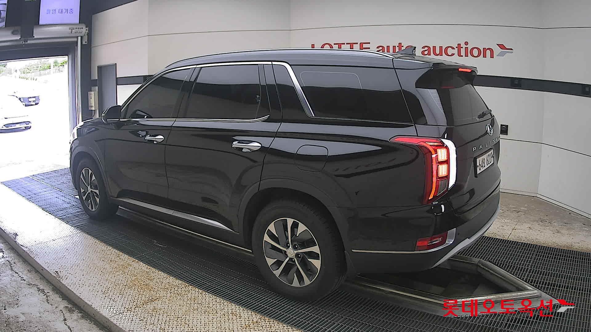Hyundai - Palisade | (D) 2.2 Exclusive 2WD 7 8