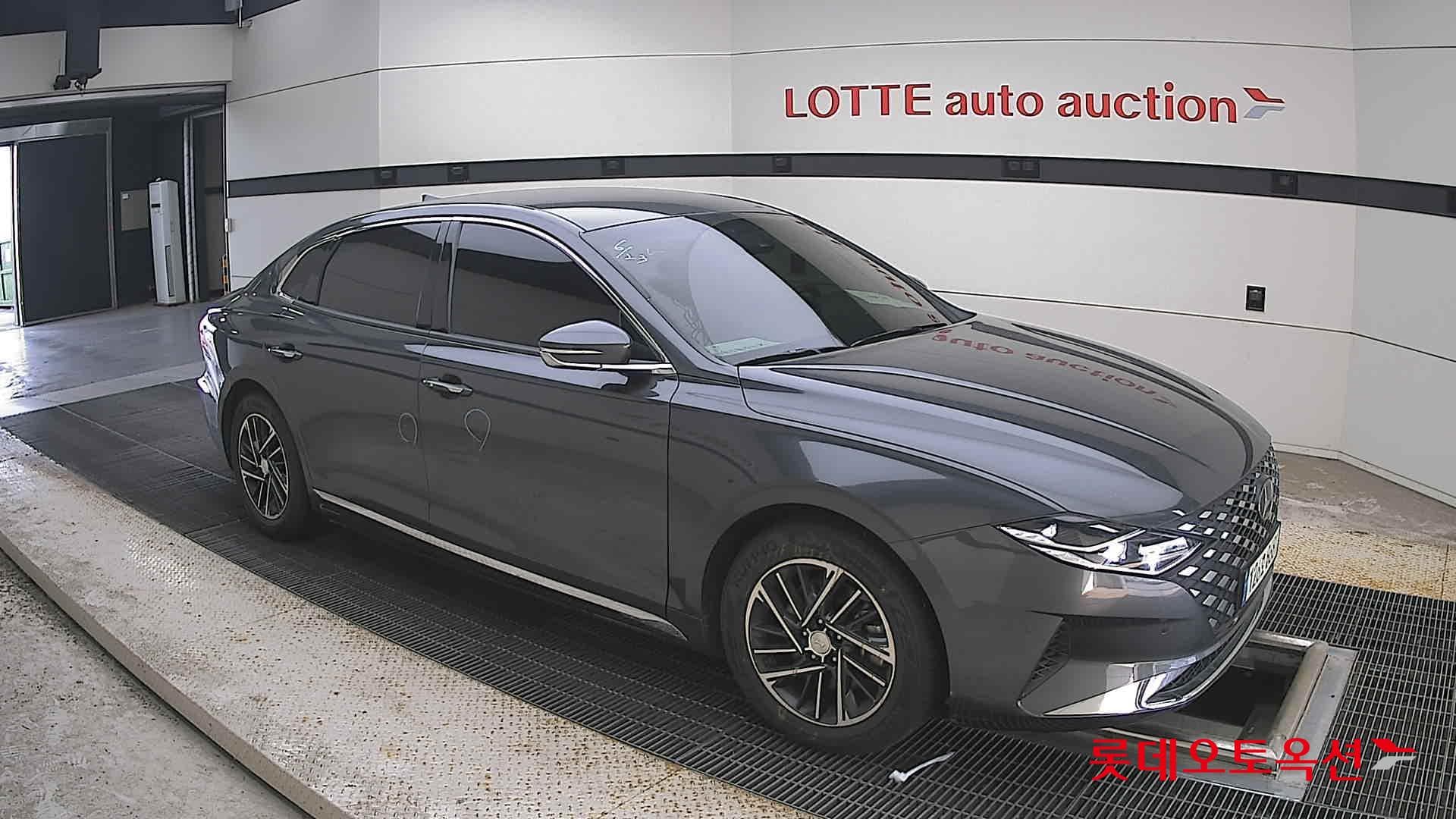 Hyundai - Grandeur | THE NEW (G) 2.5 Premium 18