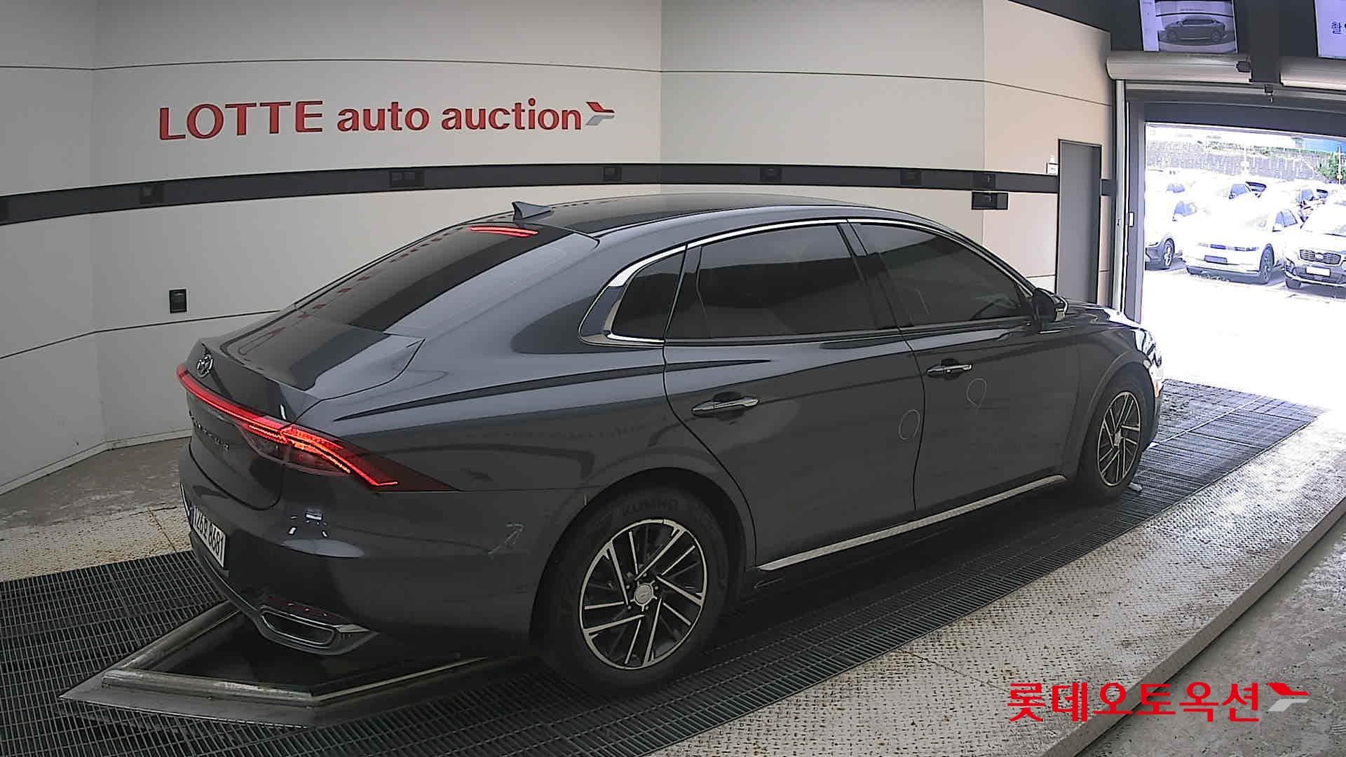 Hyundai - Grandeur | THE NEW (G) 2.5 Premium 14