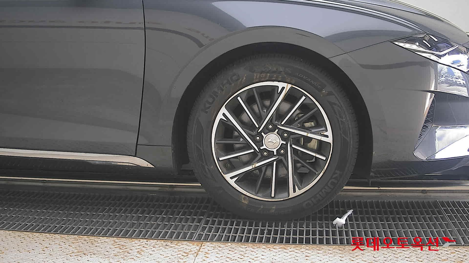 Hyundai - Grandeur | THE NEW (G) 2.5 Premium 23