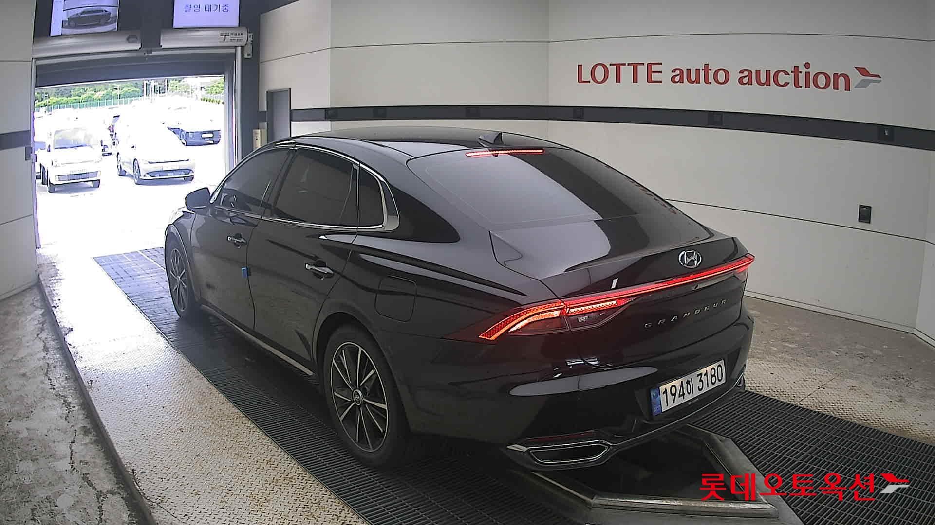 Hyundai - Grandeur | THE NEW (G) 2.5 10