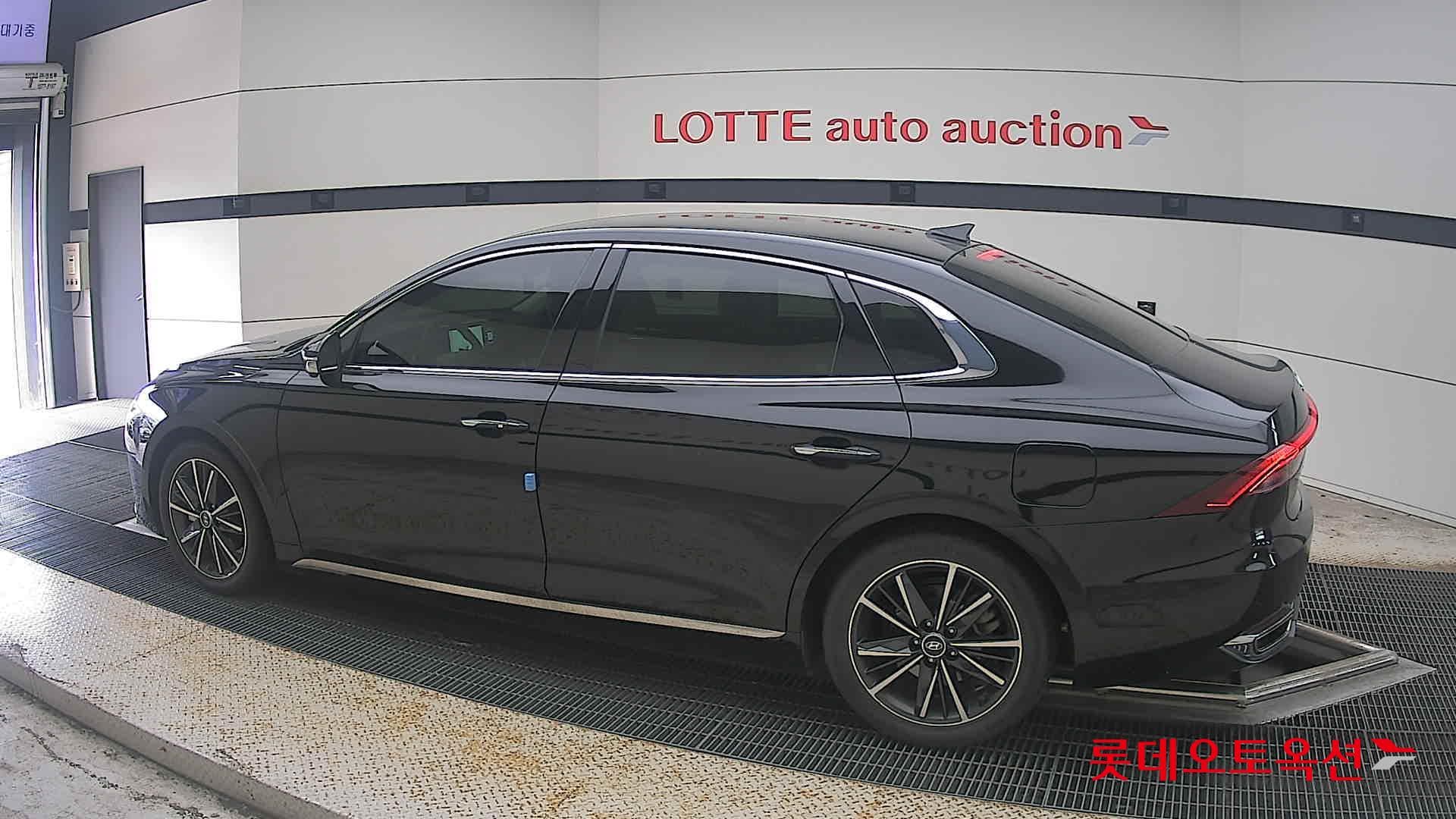 Hyundai - Grandeur | THE NEW (G) 2.5 7