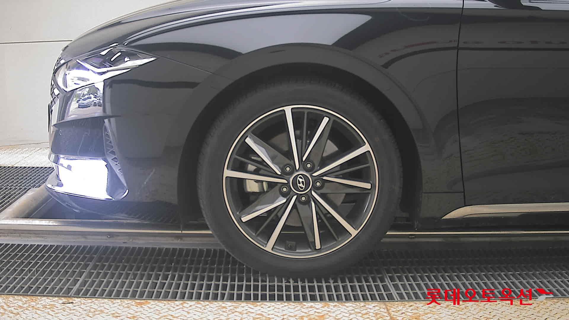 Hyundai - Grandeur | THE NEW (G) 2.5 21