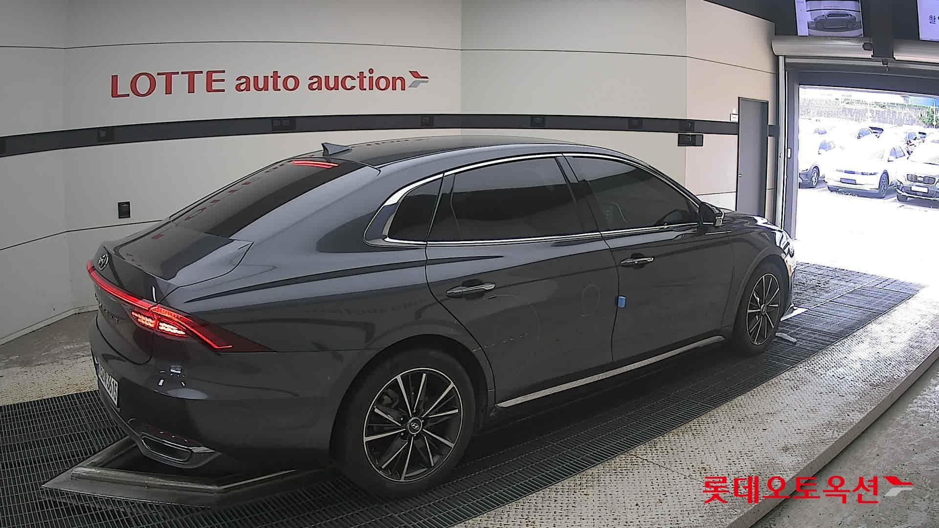 Hyundai - Grandeur | THE NEW (G) 2.5 Exclusive 14