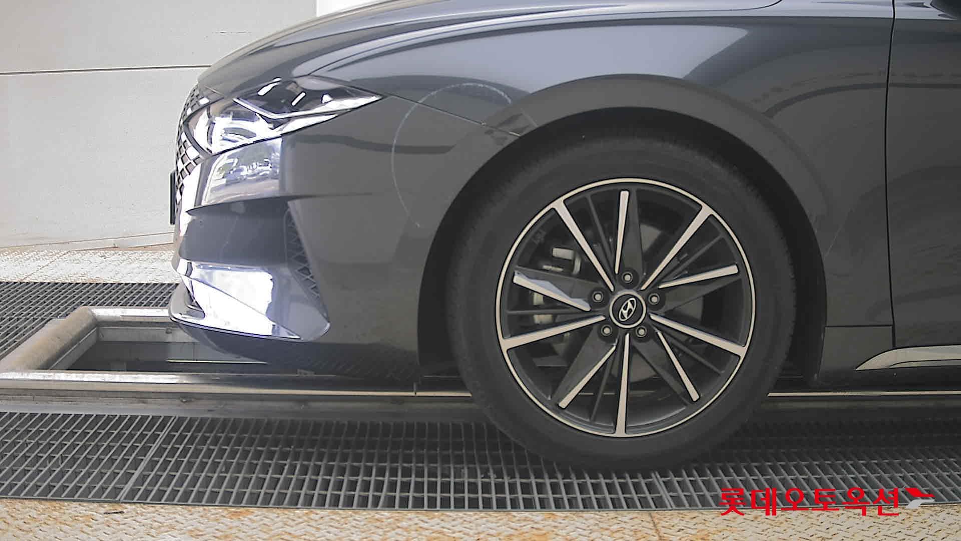 Hyundai - Grandeur | THE NEW (G) 2.5 Exclusive 21