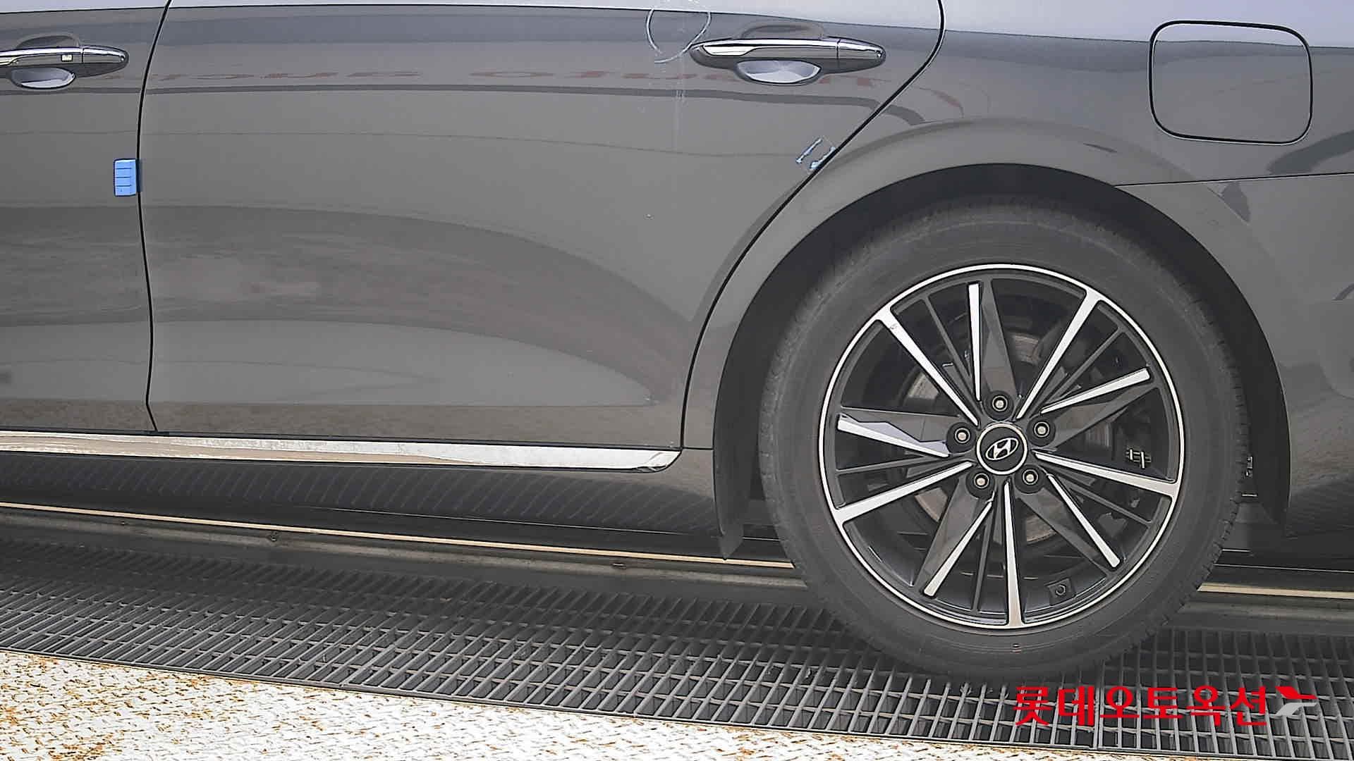 Hyundai - Grandeur | THE NEW (G) 2.5 Exclusive 22