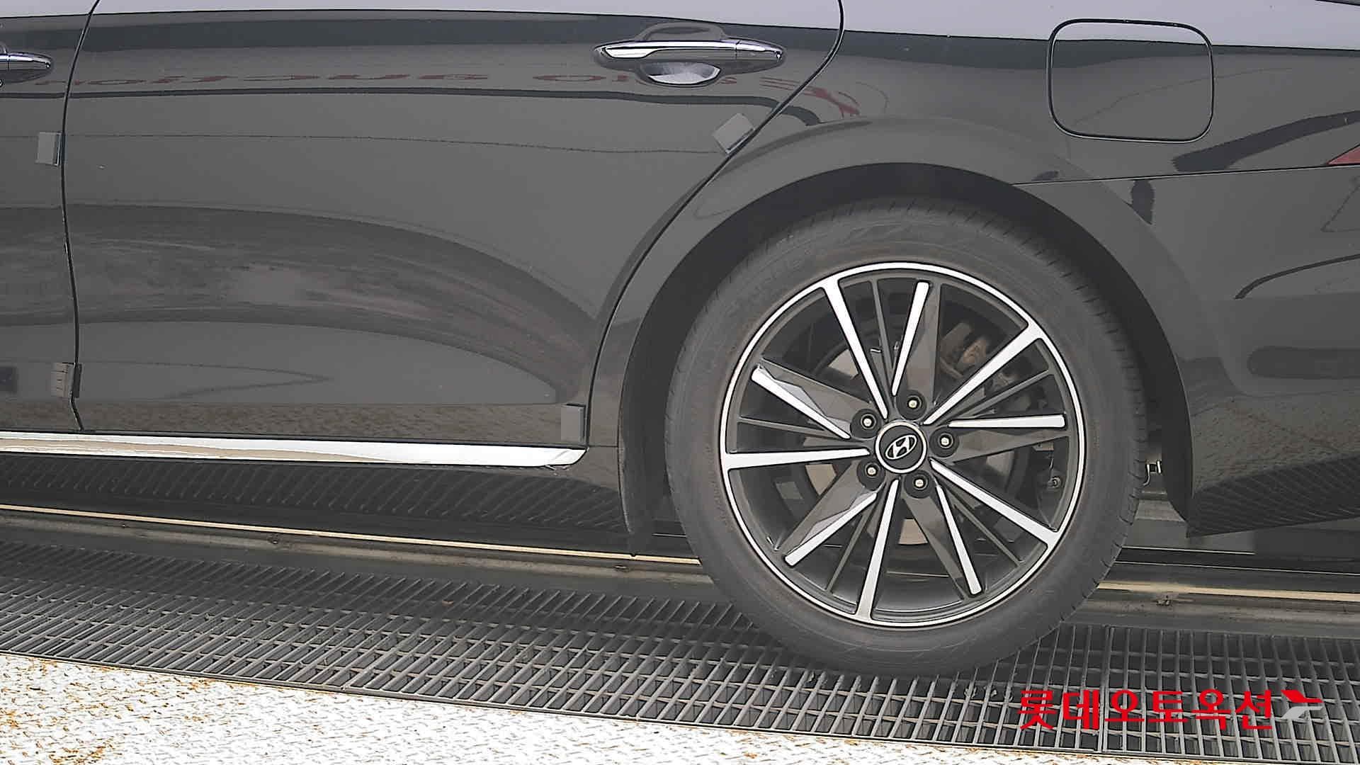 Hyundai - Grandeur | THE NEW (G) 2.5 22