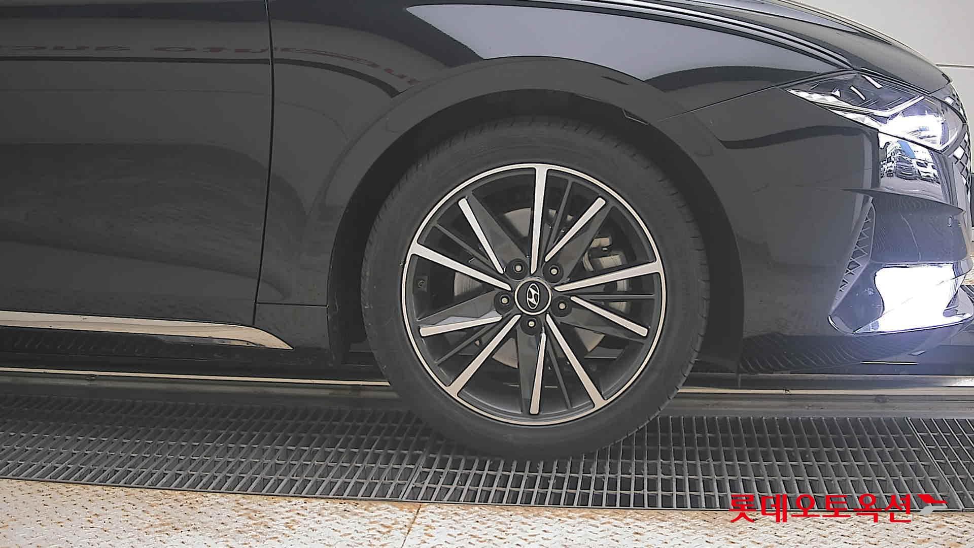 Hyundai - Grandeur | THE NEW (G) 2.5 23