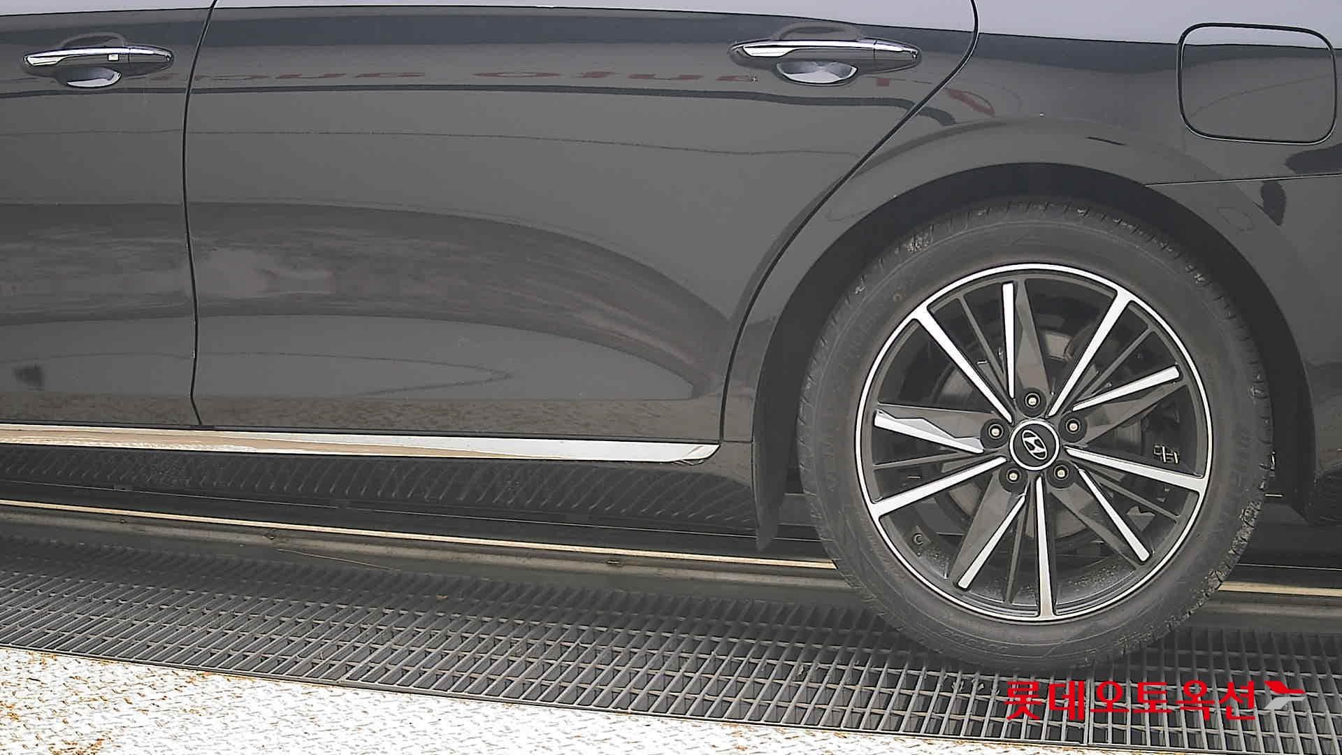 Hyundai - Grandeur | THE NEW (G) 2.5 22