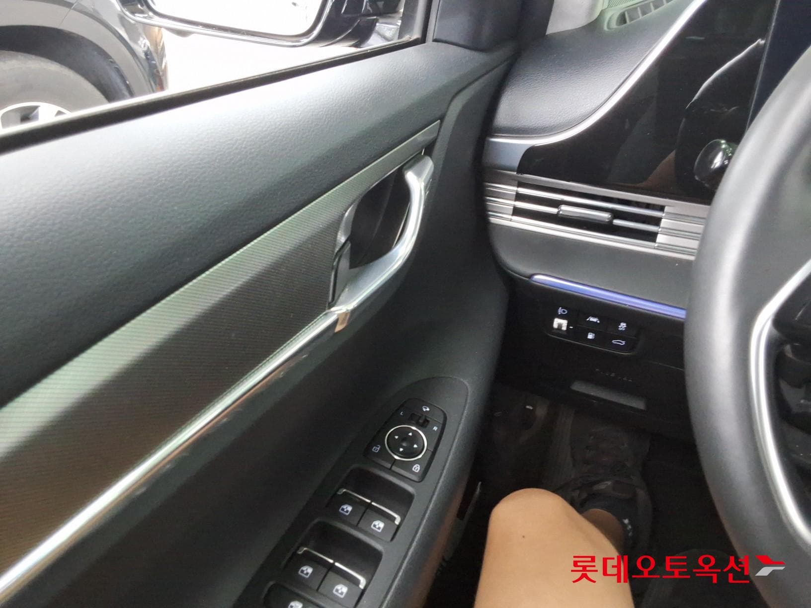 Hyundai - Grandeur | THE NEW (G) 2.5 28