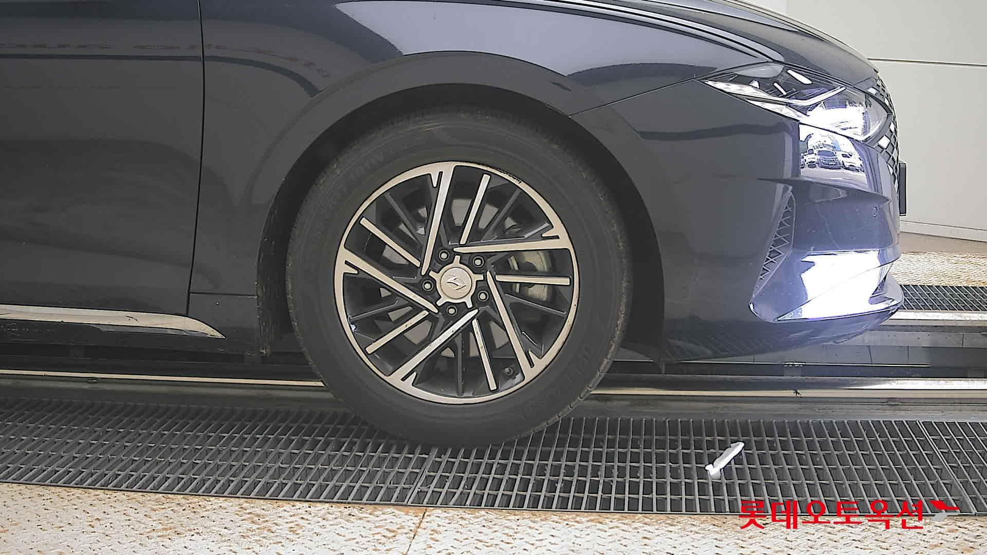 Hyundai - Grandeur | THE NEW (G) 2.5 Premium 23