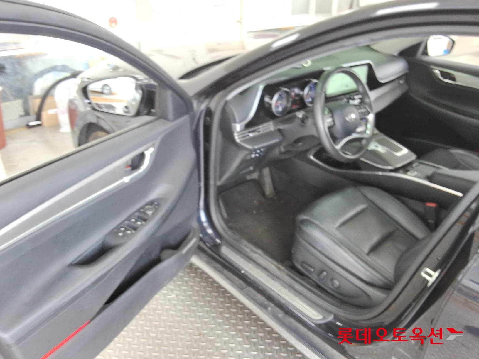 Hyundai - Grandeur | THE NEW (G) 2.5 Premium 35