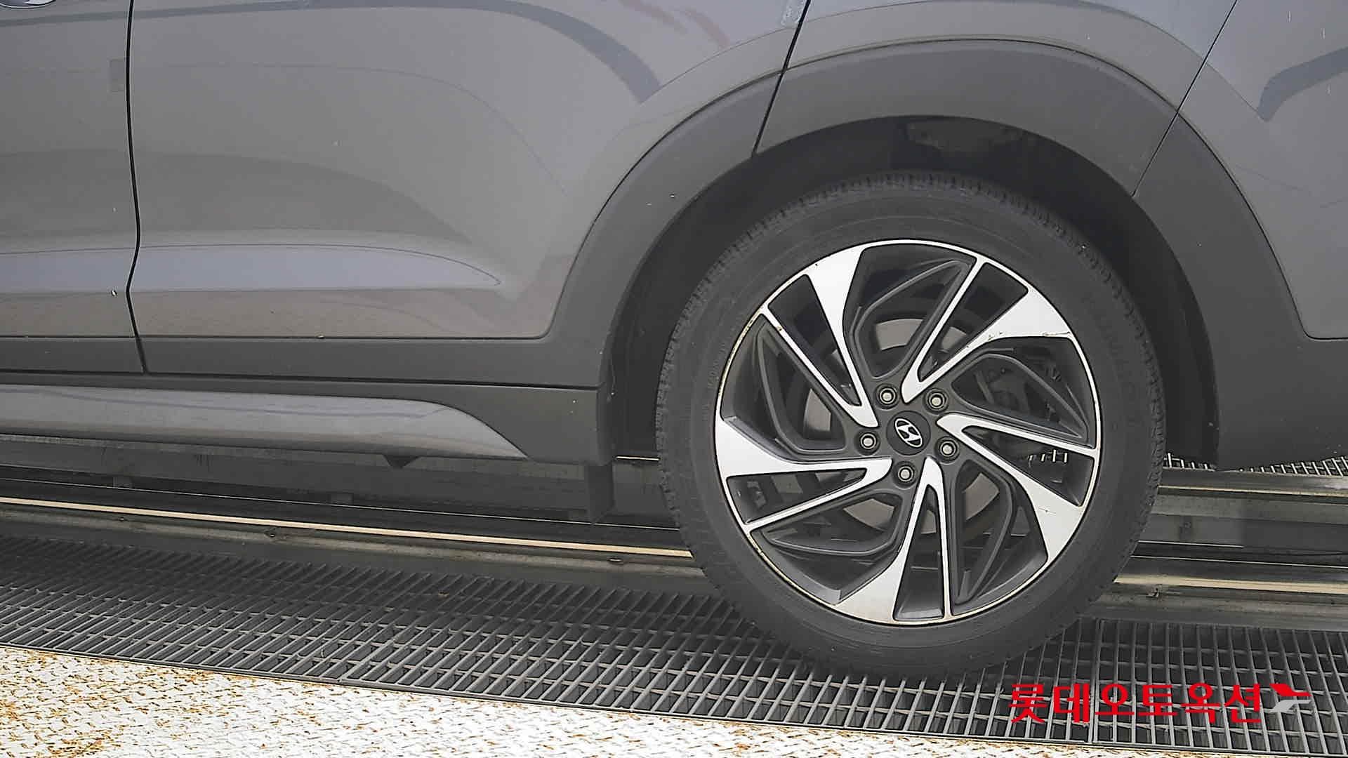 Hyundai - Tucson | (D) 2.0 Edition 2WD 22