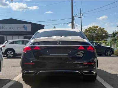 Mercedes-Benz - E-Class | E200 AMG Line 5
