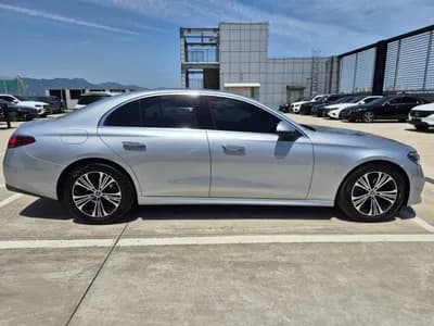 Mercedes-Benz - E-Class | E200 Avantgarde 3
