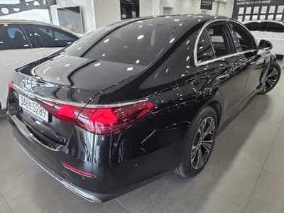 Mercedes-Benz - E-Class | E200 Avantgarde 3