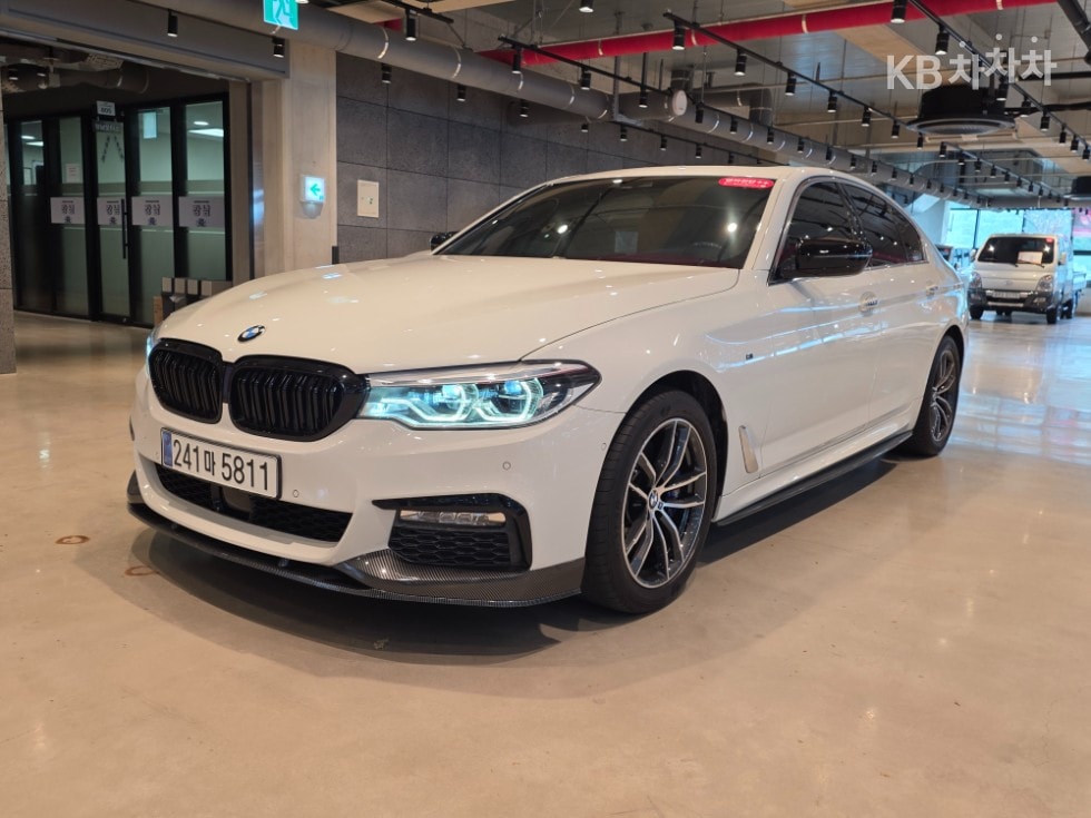 BMW - 5-Series | All New 520 Luxury