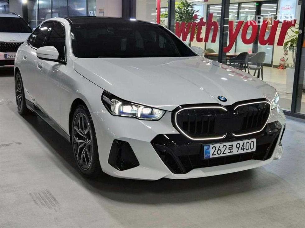 BMW - 5-Series | New 520 M Sport