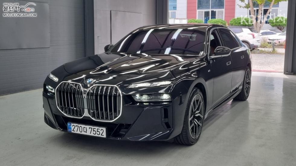 BMW - 7-Series | 740 xDrive M Sport