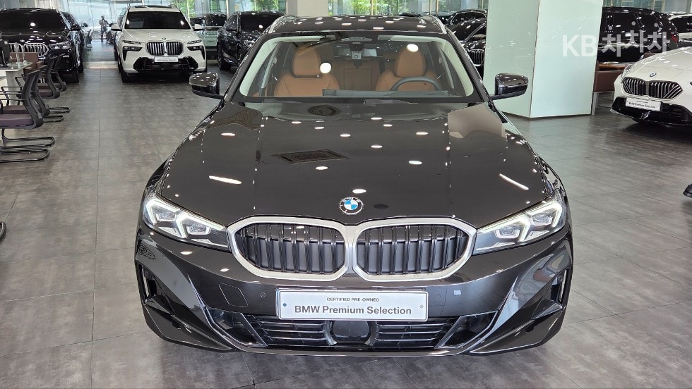 BMW - 3-Series | 320 Touring Base