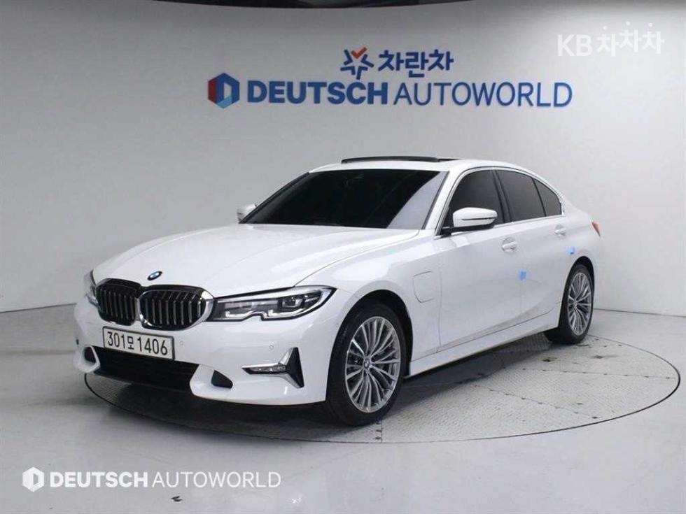 BMW - 3-Series | 330 Luxury