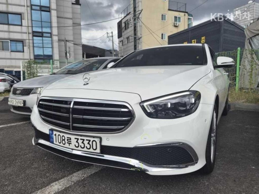 Mercedes-Benz - E-Class | E250 Exclusive