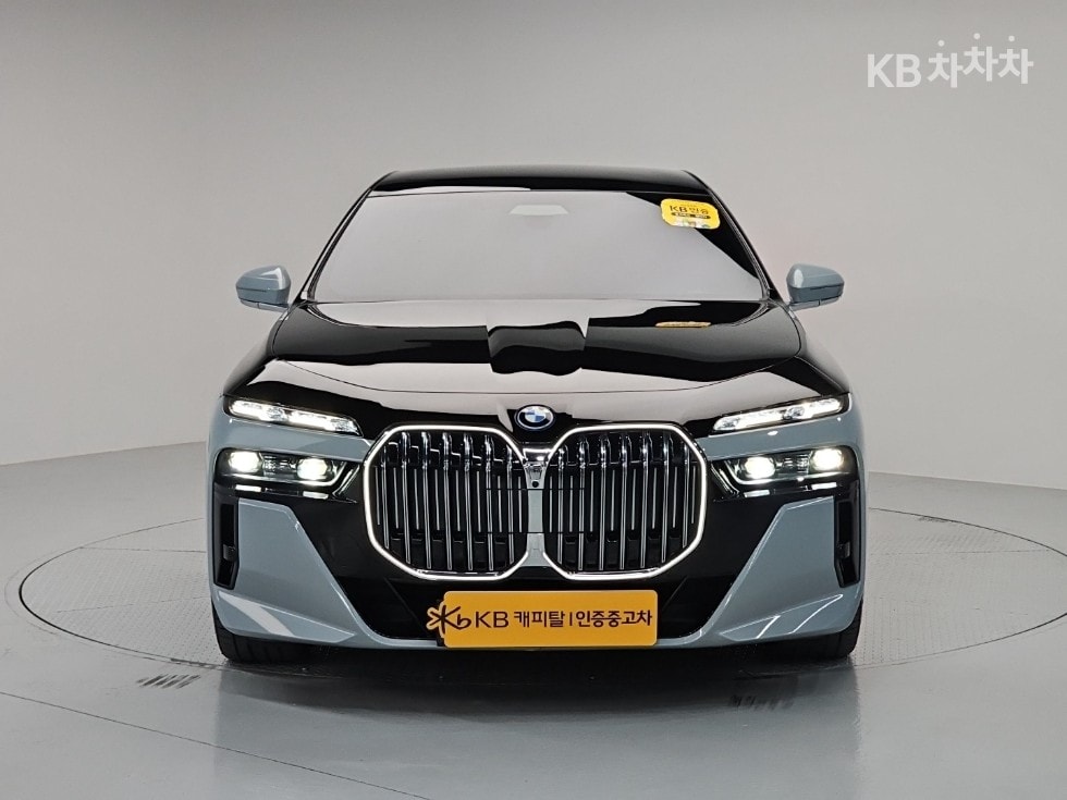 BMW - 7-Series | 750 xDrive M Sport Package