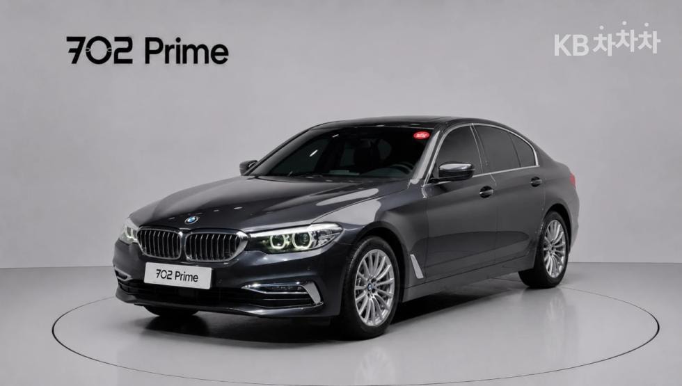 BMW - 5-Series | All New 520 Luxury