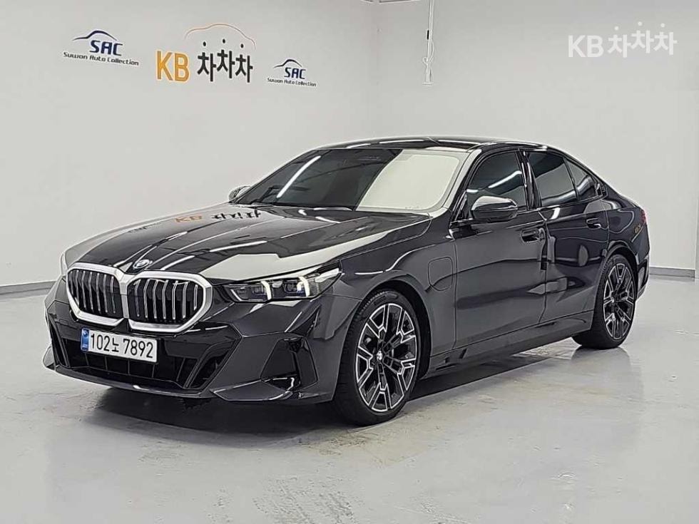 BMW - 5-Series | New 530 xDrive M Sport