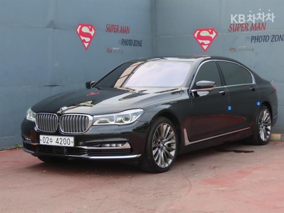 BMW - 7-Series | 750Li xDrive Base