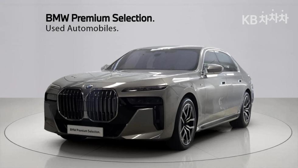 BMW - 7-Series | 740 xDrive M Sport