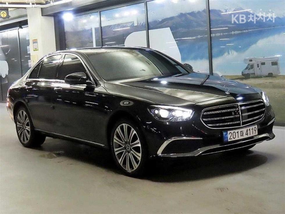 Mercedes-Benz - E-Class | E350 4MATIC Exclusive